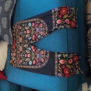 Yoga Democracy Crop Pants